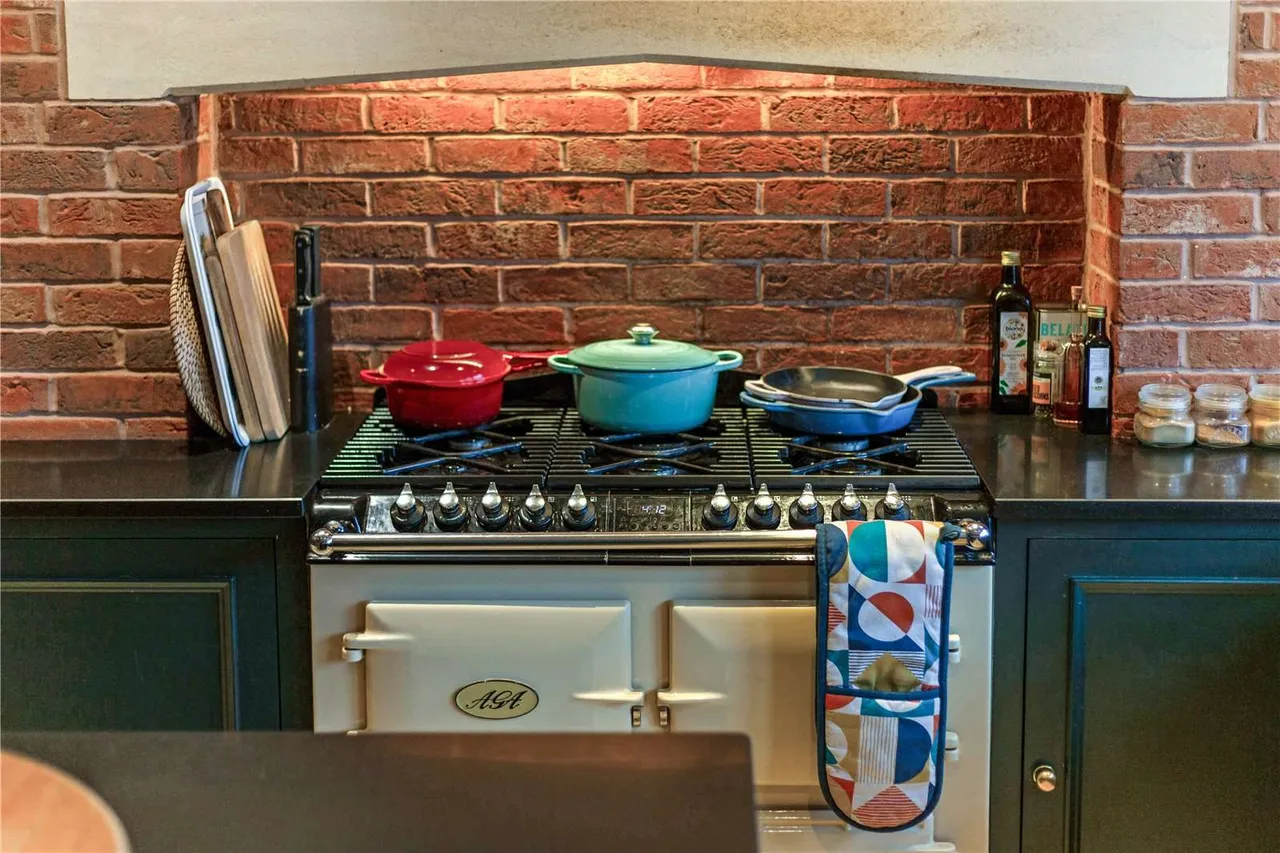 Doynton, South Glos, BS30 5TJ, photo 11