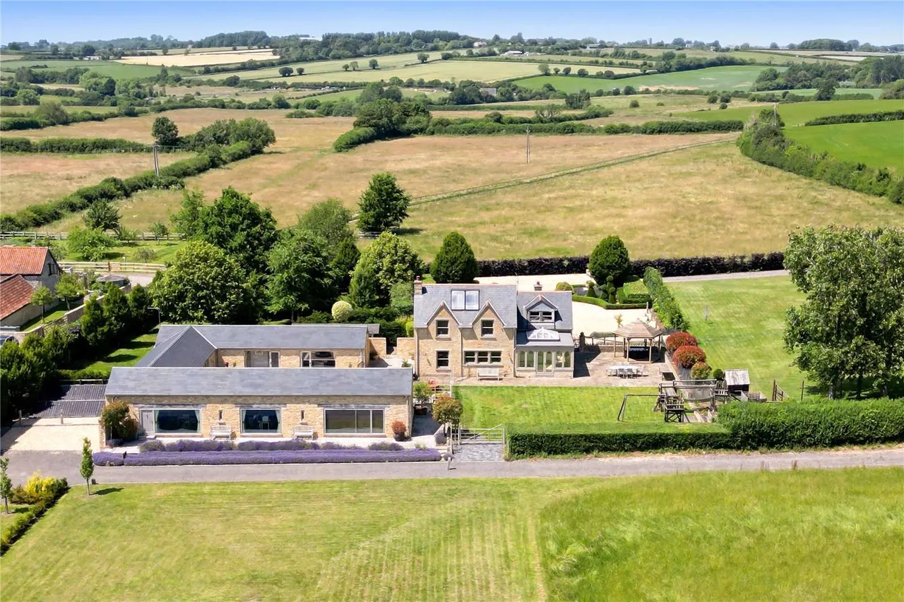 4 bed house for sale — Doynton, South Glos, BS30 5TJ