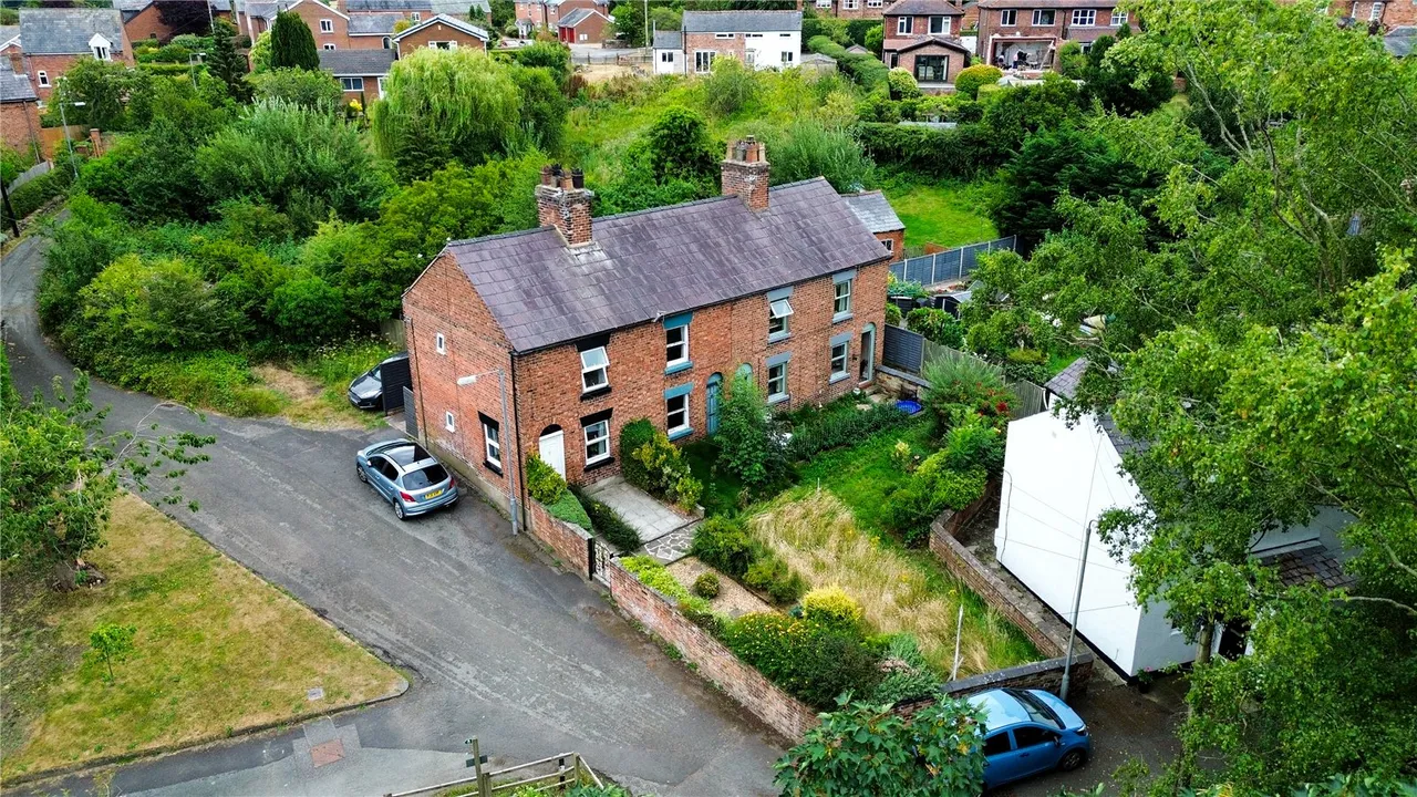 Well Lane, Kingsley, Frodsham, Cheshire, WA6 8AW, photo 3