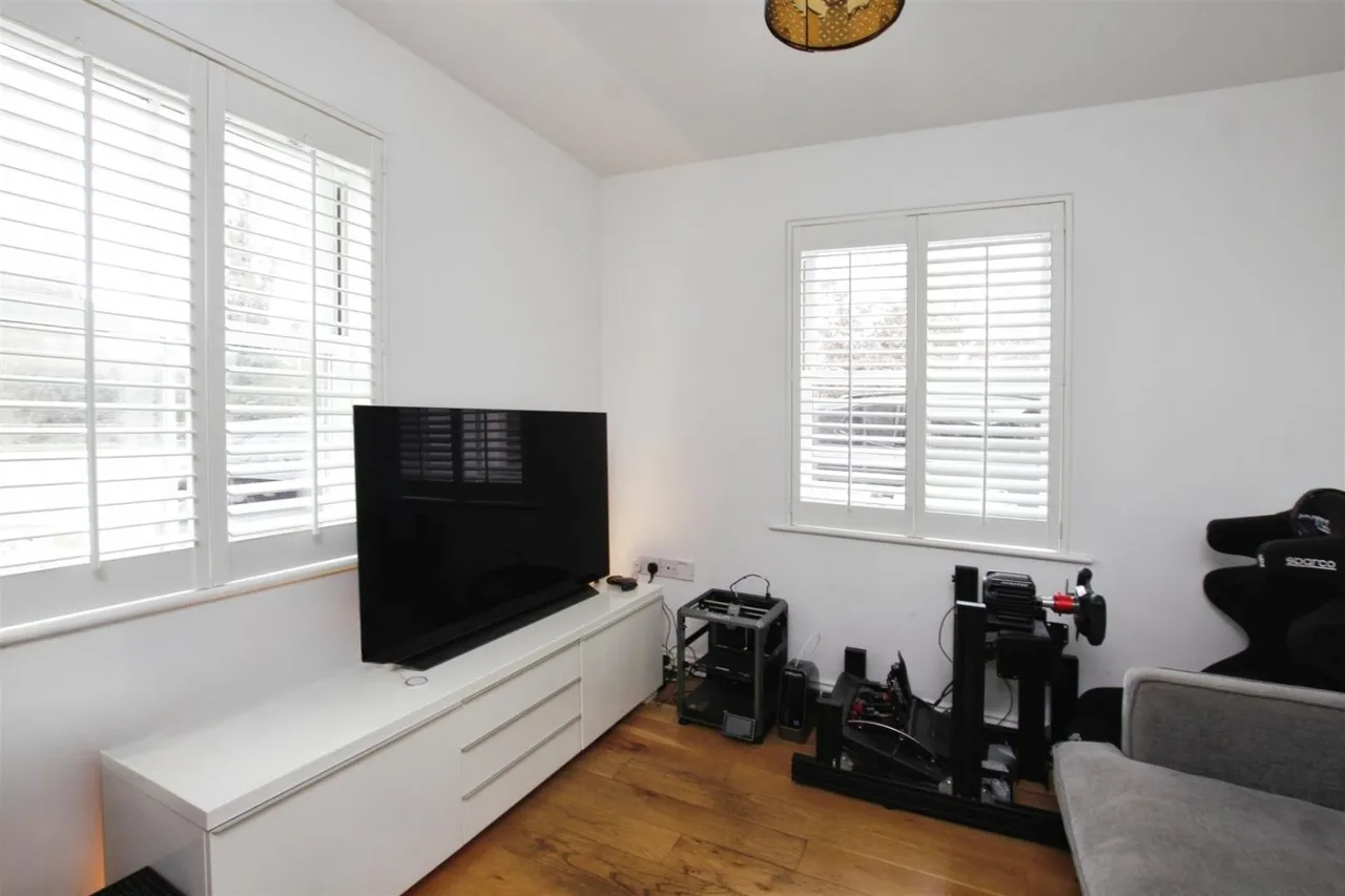 Winslow Road, Aylesbury, HP22, photo 15