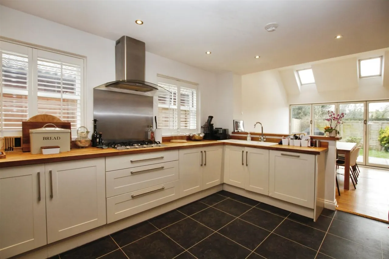 Winslow Road, Aylesbury, HP22, photo 10