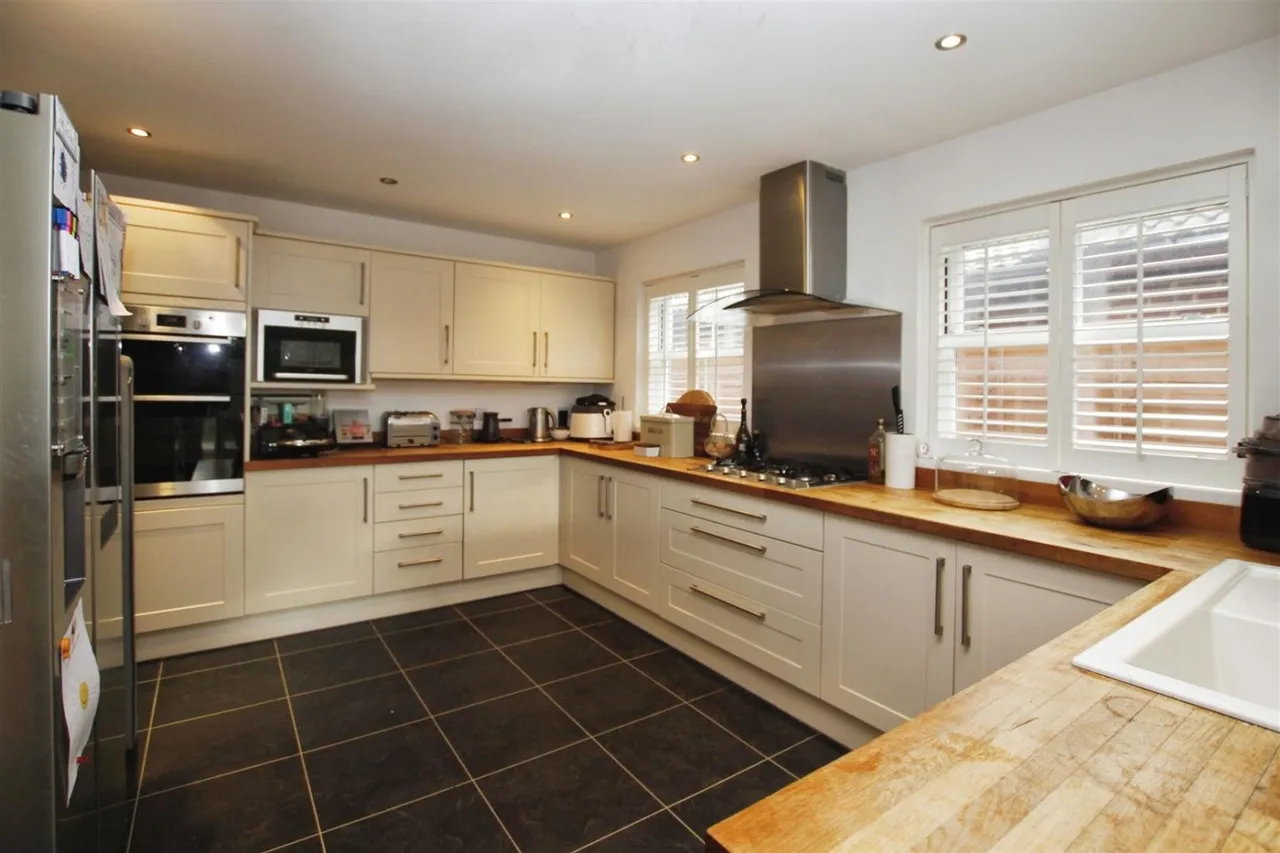 Winslow Road, Aylesbury, HP22, photo 8