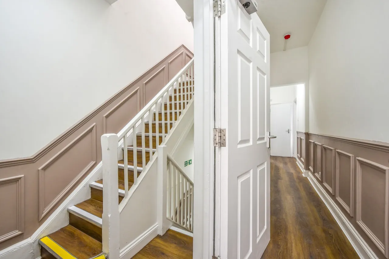 Rooms Available, photo 6