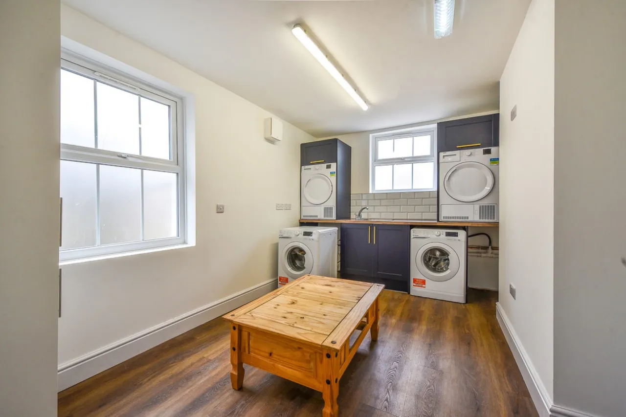 Rooms Available, photo 9