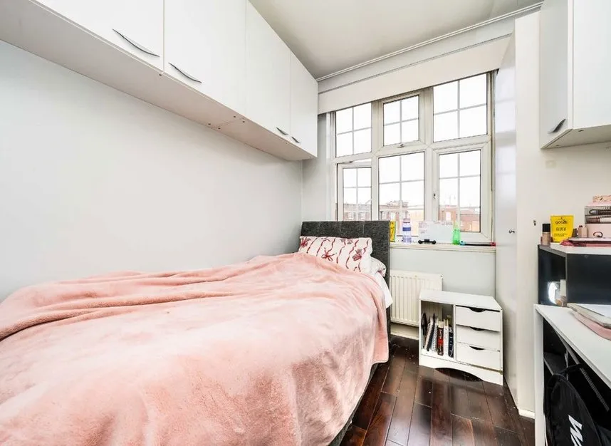 Quadrant Close, Hendon, NW4, photo 7