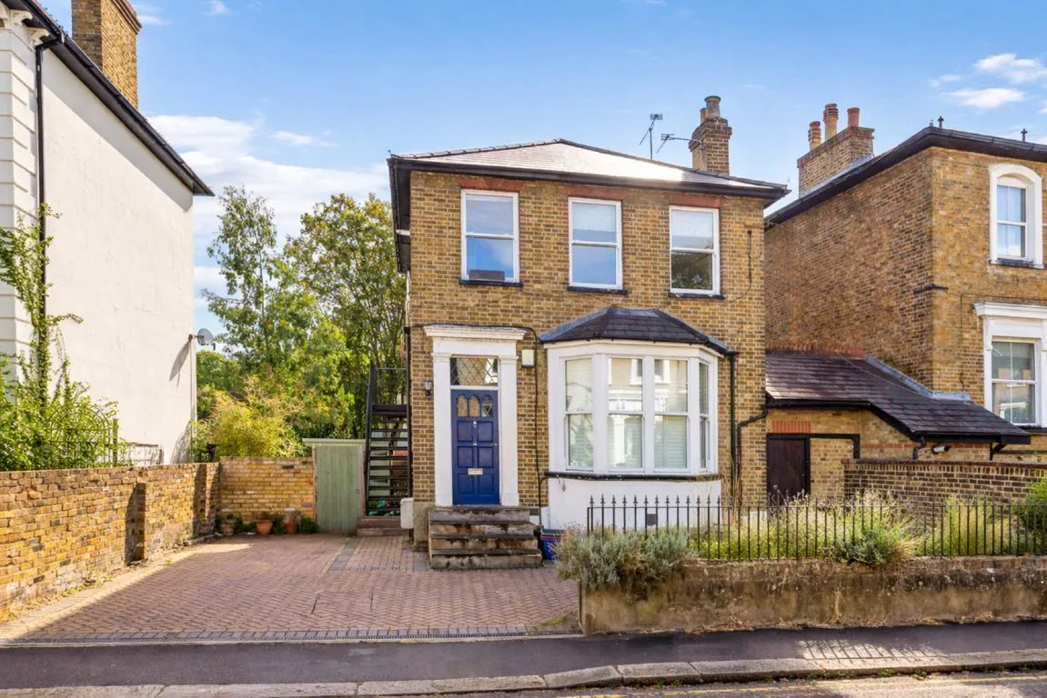 2 bed flat for sale, Woodlands Road, TW7