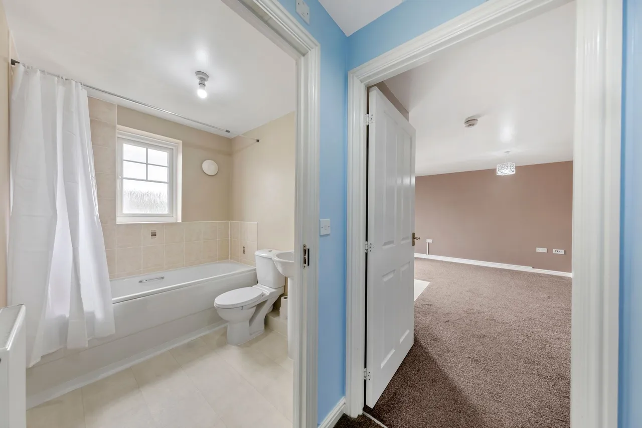 Hucklow Drive, Warrington, Warrington, WA1 2GU, photo 6