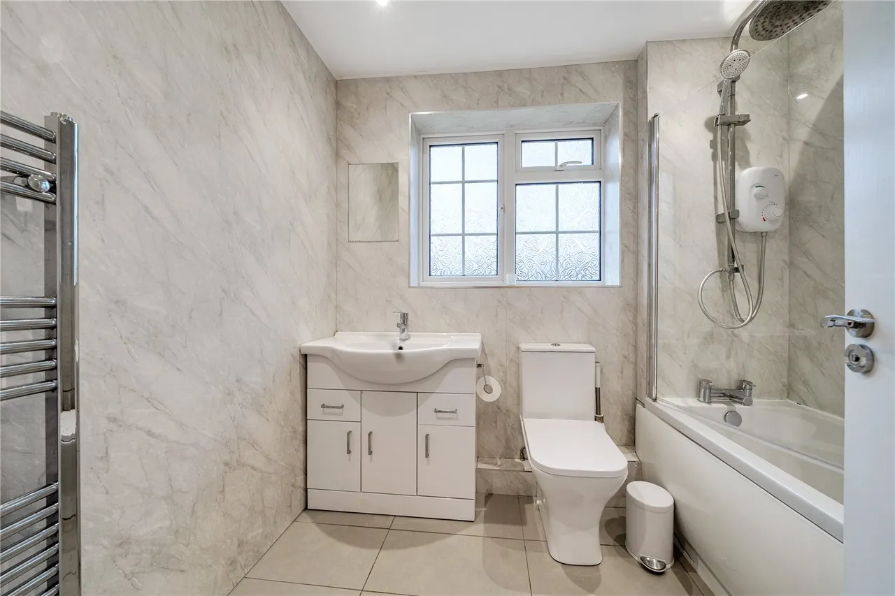 Paddock Court, Hartley Wintney, Hampshire, RG27 8LL, photo 16