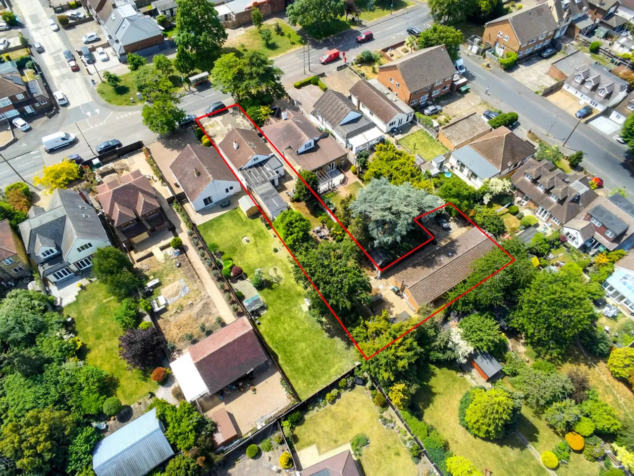 Feltham Hill Road, Ashford, photo 6