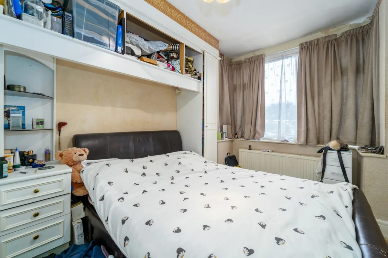 Feltham Hill Road, Ashford, photo 17