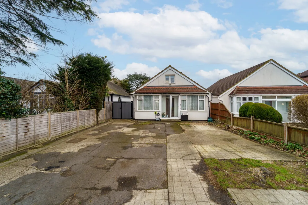 Feltham Hill Road, Ashford, photo 34