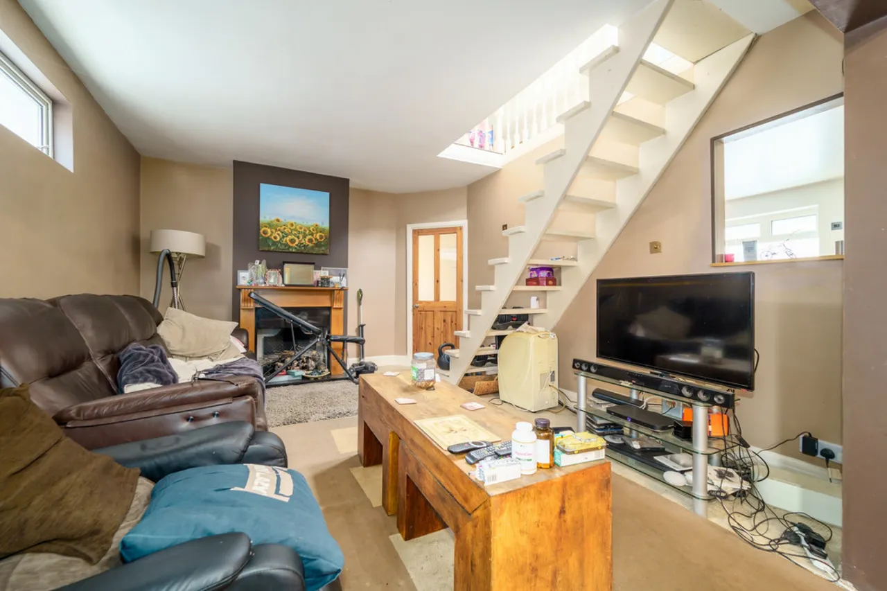 Feltham Hill Road, Ashford, photo 11