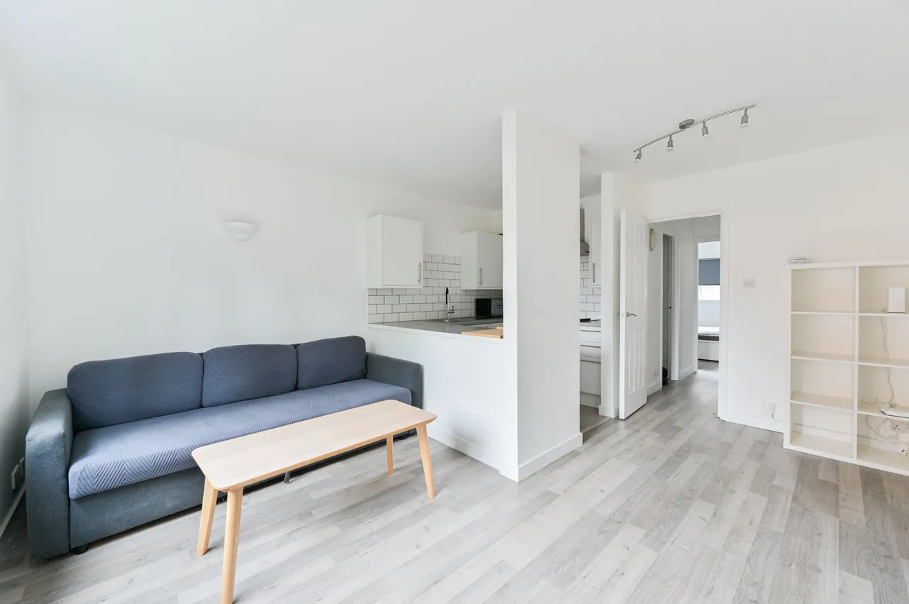 13 St Benedicts Close, London, photo 3