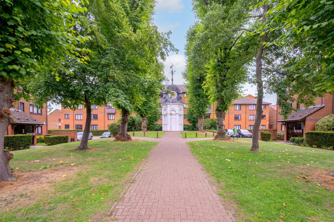 13 St Benedicts Close, London, photo 5