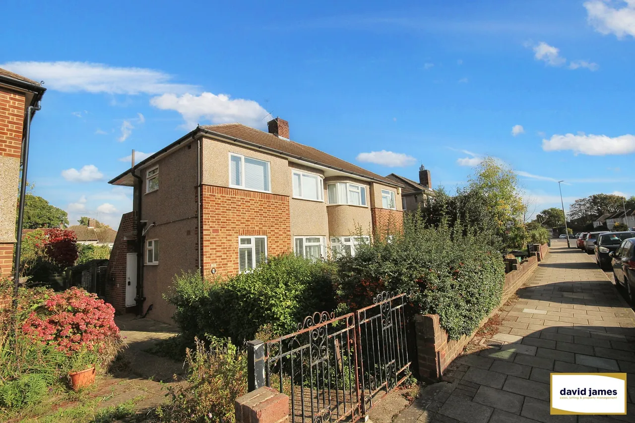 2 bed flat for sale — Shepperton Road, Petts Wood