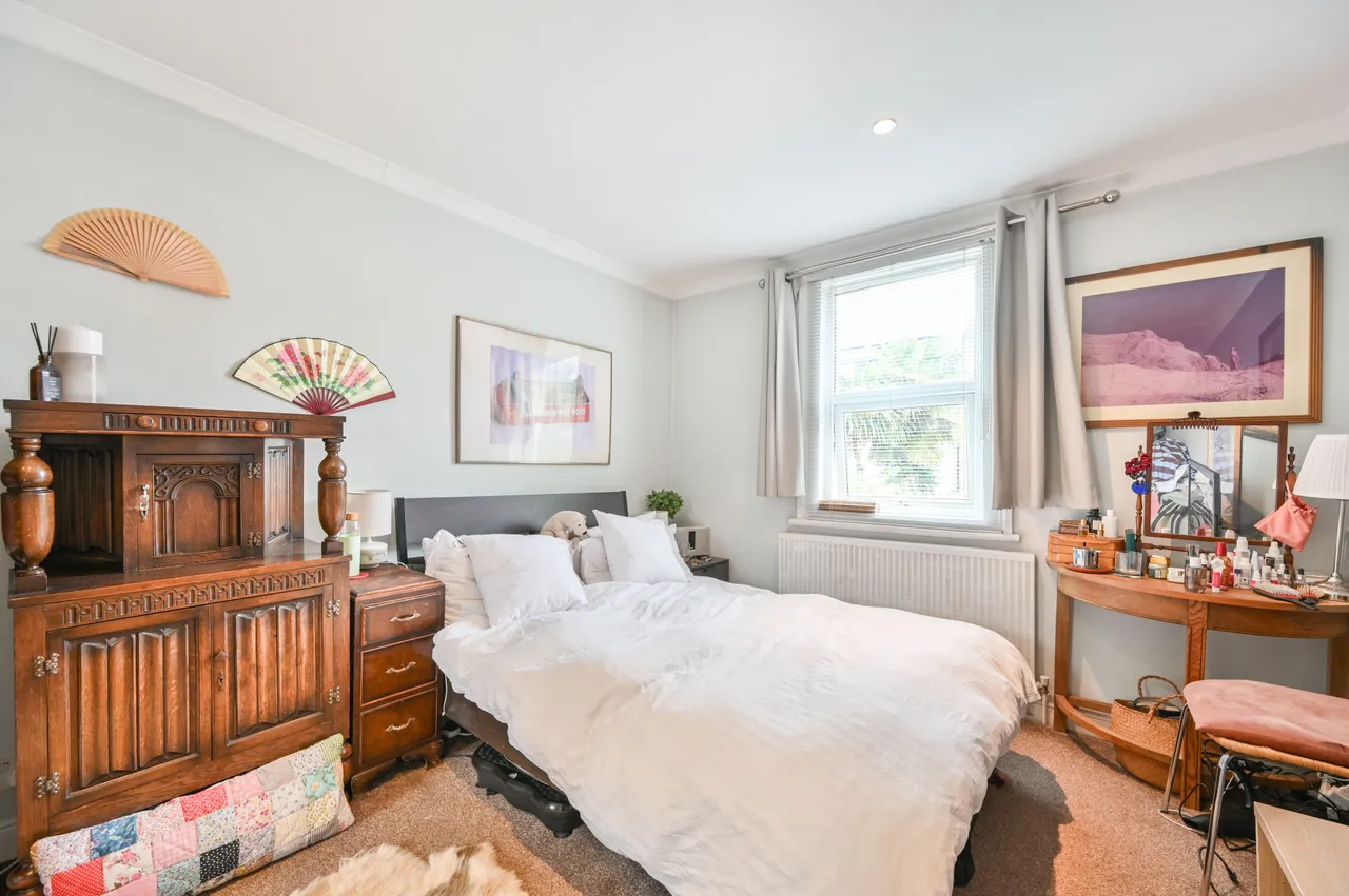 Top Floor Flat, 40 Oaklands Road, London, photo 3
