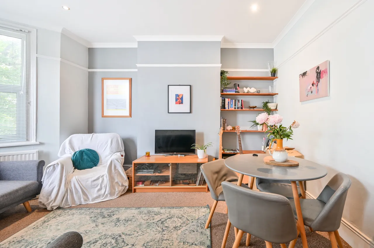 Top Floor Flat, 40 Oaklands Road, London, photo 6