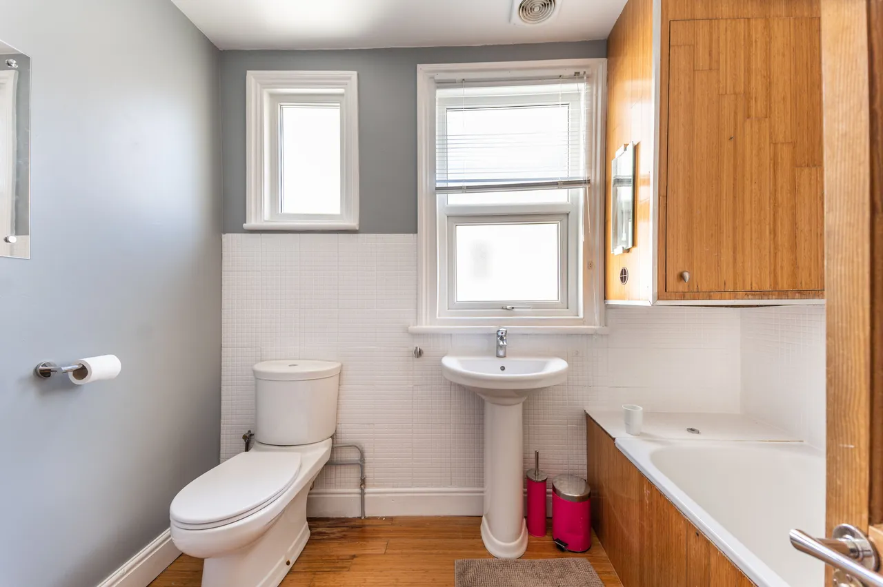 Top Floor Flat, 40 Oaklands Road, London, photo 5