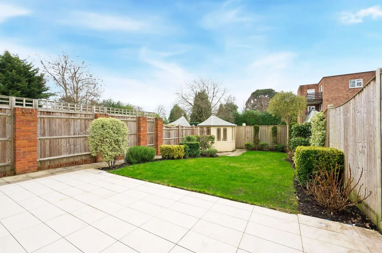 Oatlands Chase, Weybridge, Surrey, KT13 9RS, photo 11