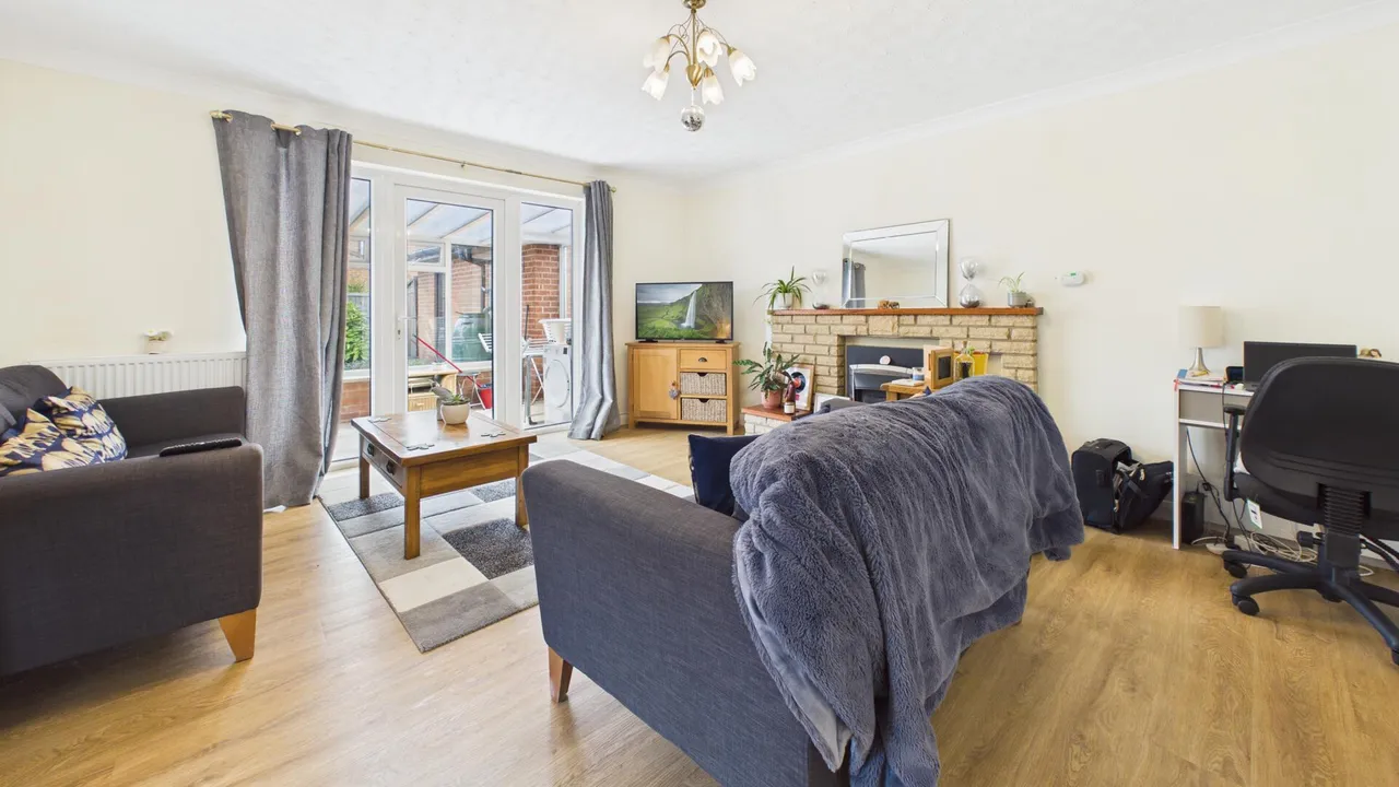 Viking Close, Bourne, PE10, photo 4