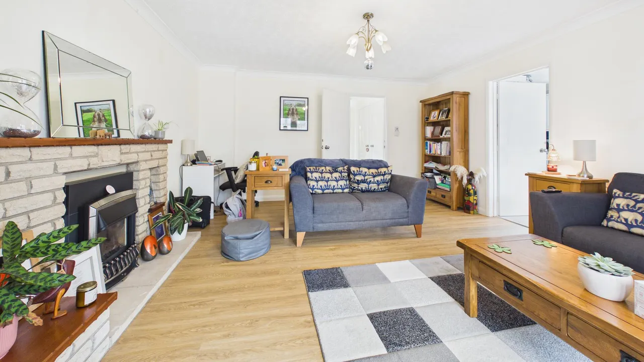 Viking Close, Bourne, PE10, photo 8