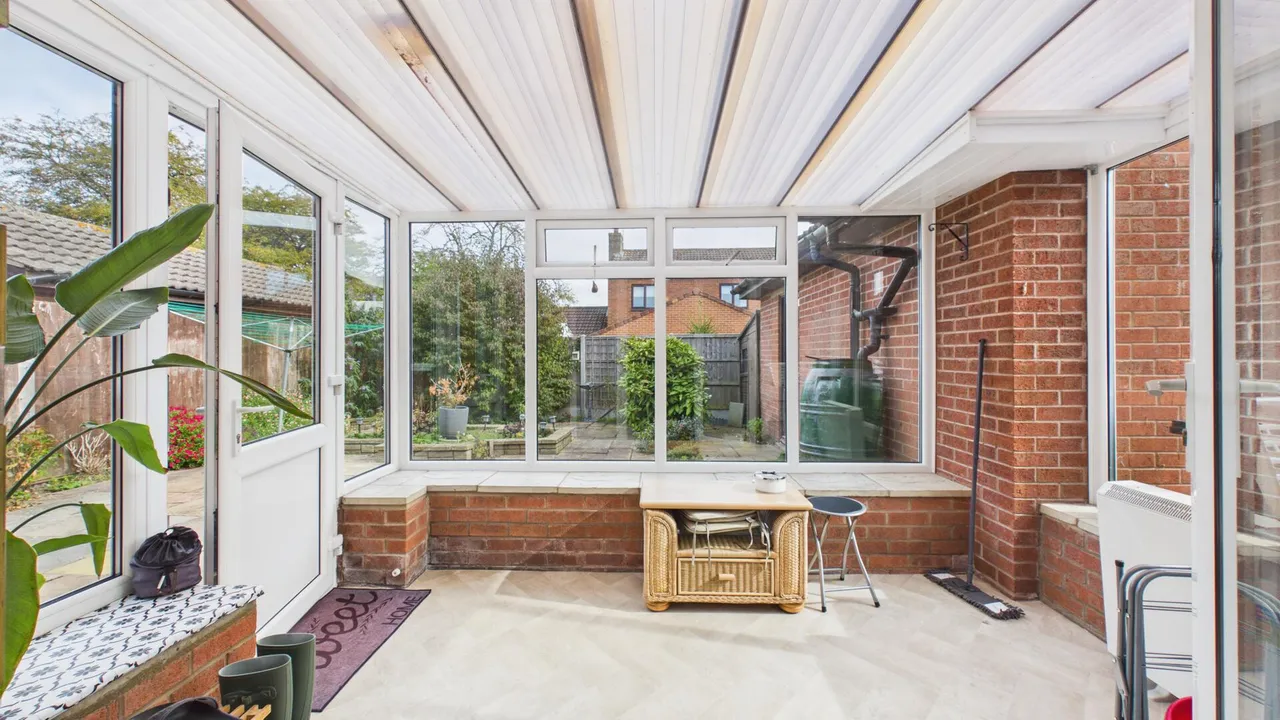 Viking Close, Bourne, PE10, photo 6