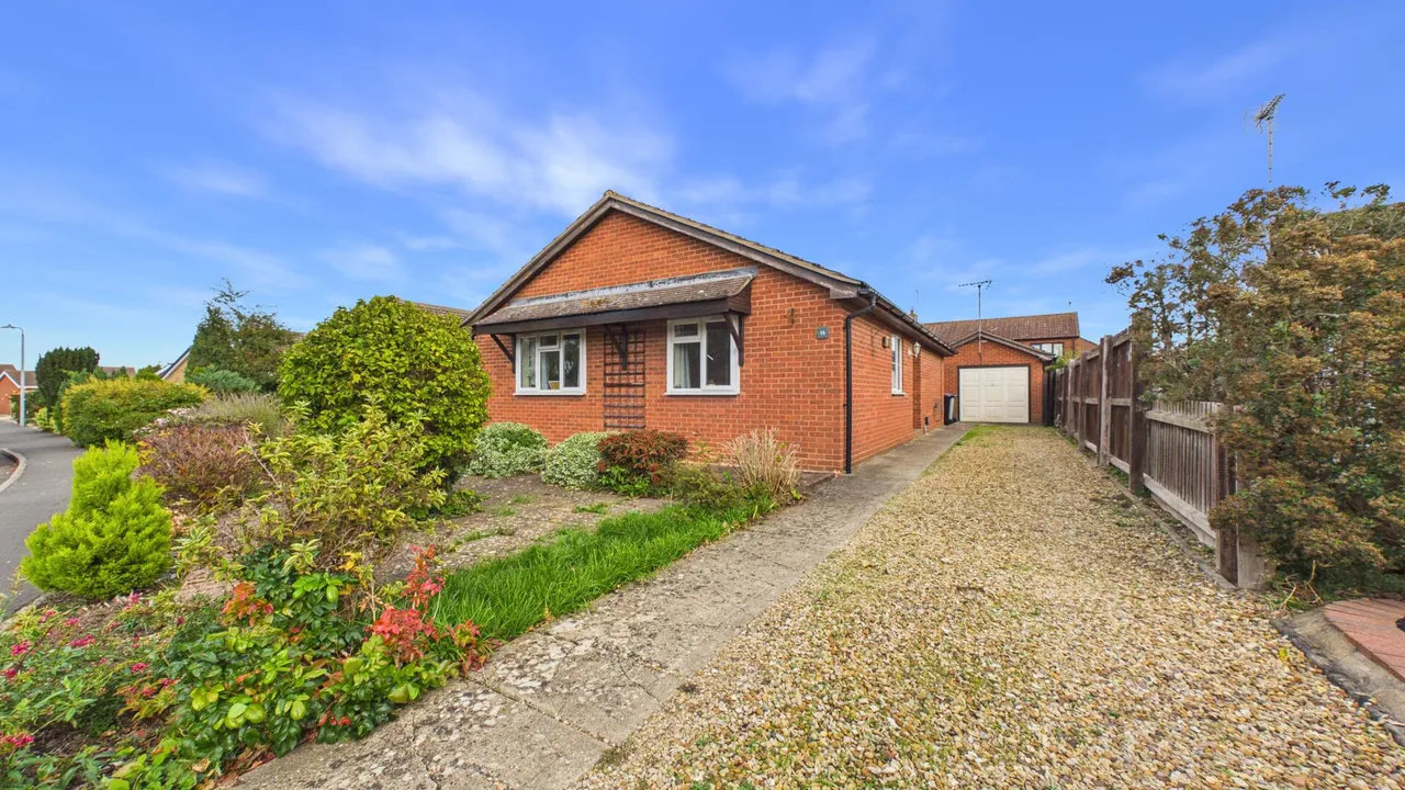 3 bed house for sale, Viking Close, Bourne, PE10