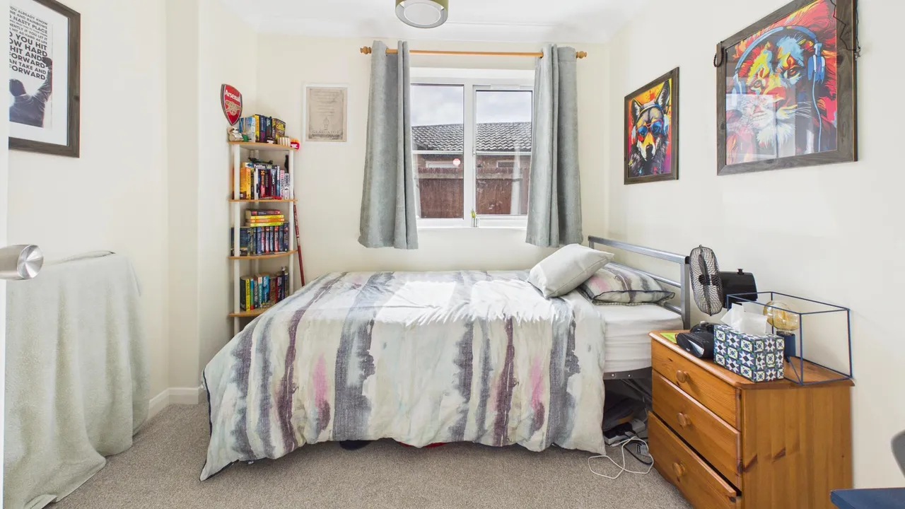 Viking Close, Bourne, PE10, photo 15