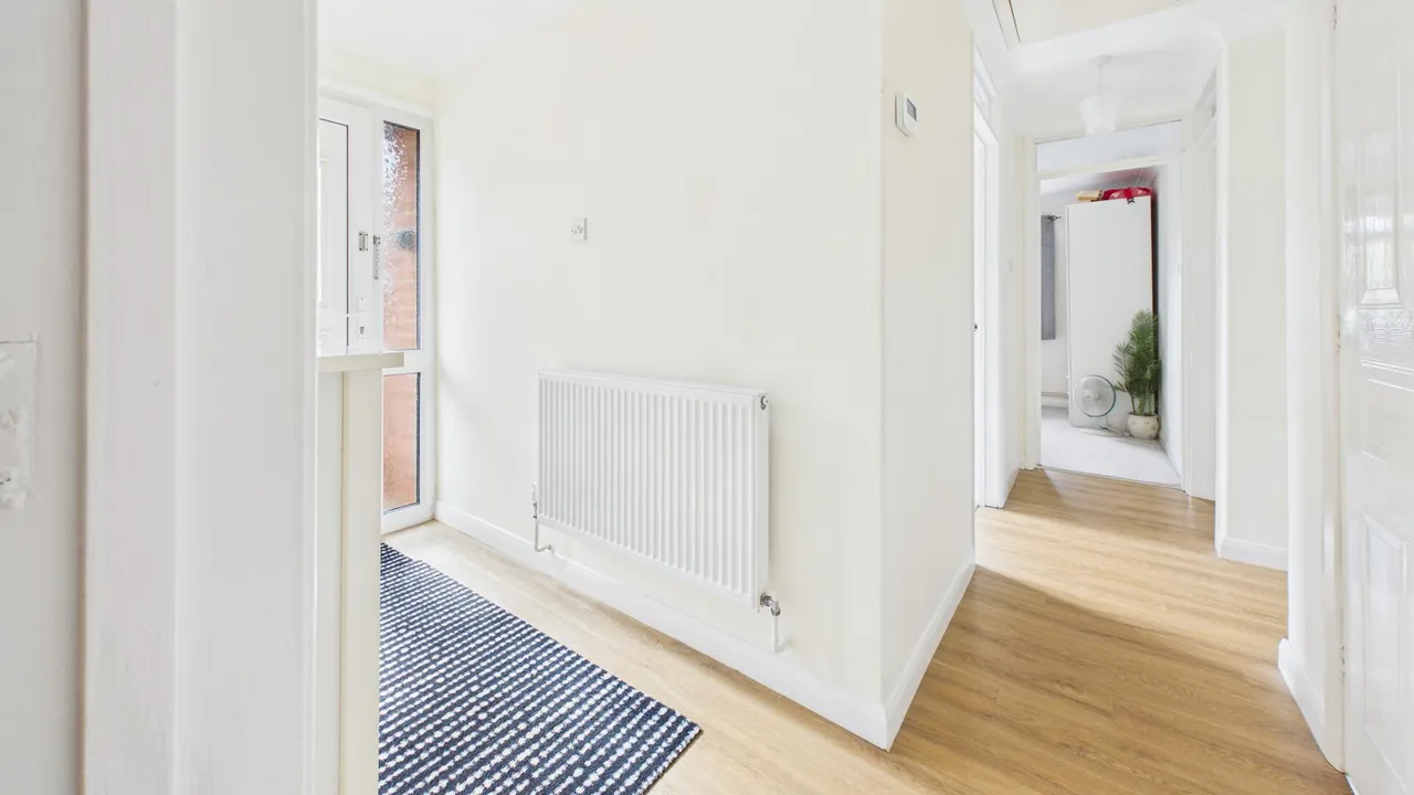 Viking Close, Bourne, PE10, photo 12