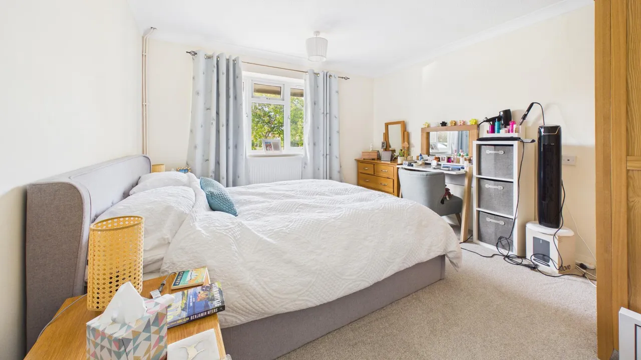 Viking Close, Bourne, PE10, photo 14