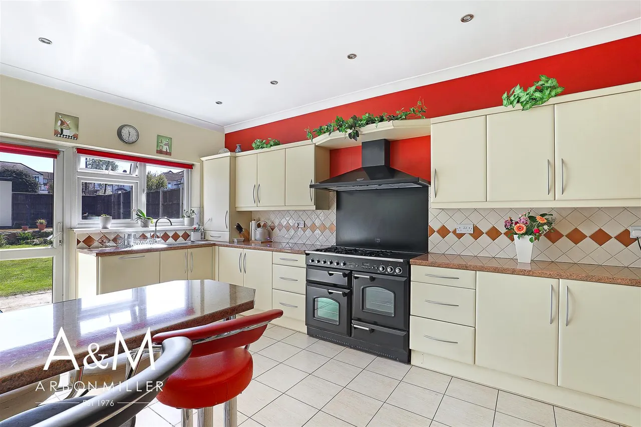 Marlands Road, Clayhall, Essex, Ilford, IG50JJ, photo 11