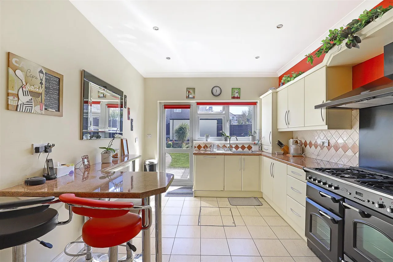 Marlands Road, Clayhall, Essex, Ilford, IG50JJ, photo 12