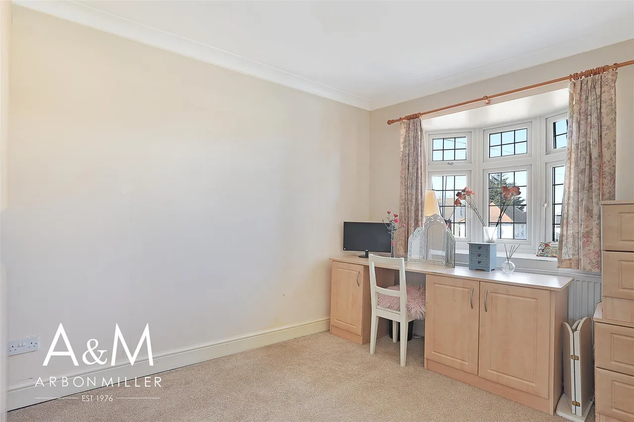 Marlands Road, Clayhall, Essex, Ilford, IG50JJ, photo 22