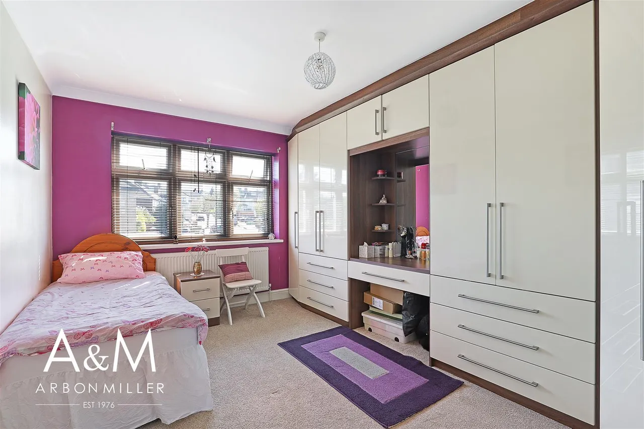 Marlands Road, Clayhall, Essex, Ilford, IG50JJ, photo 21