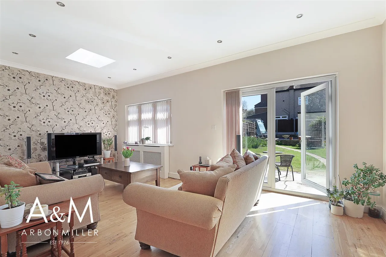 Marlands Road, Clayhall, Essex, Ilford, IG50JJ, photo 9