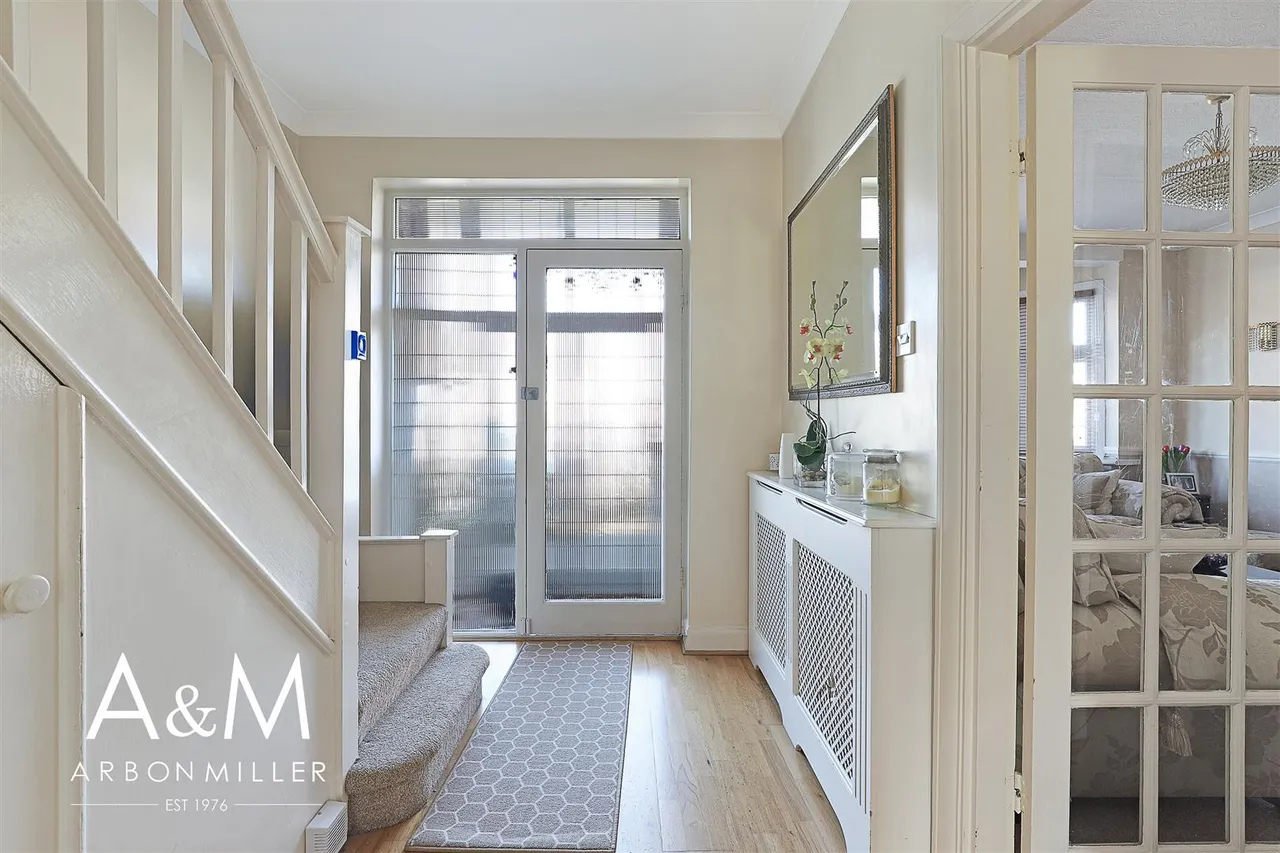 Marlands Road, Clayhall, Essex, Ilford, IG50JJ, photo 15