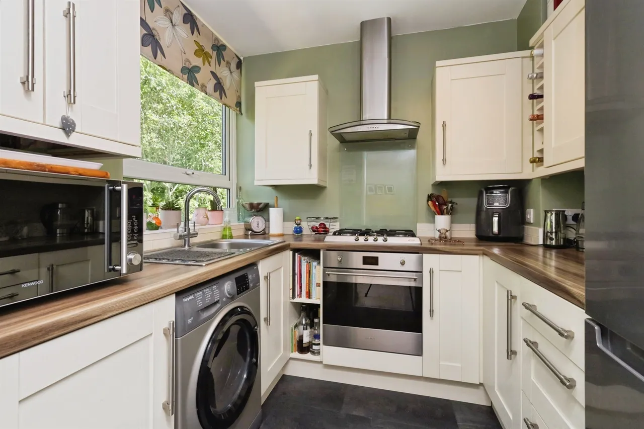 Woodcroft Drive, Eastbourne, photo 6