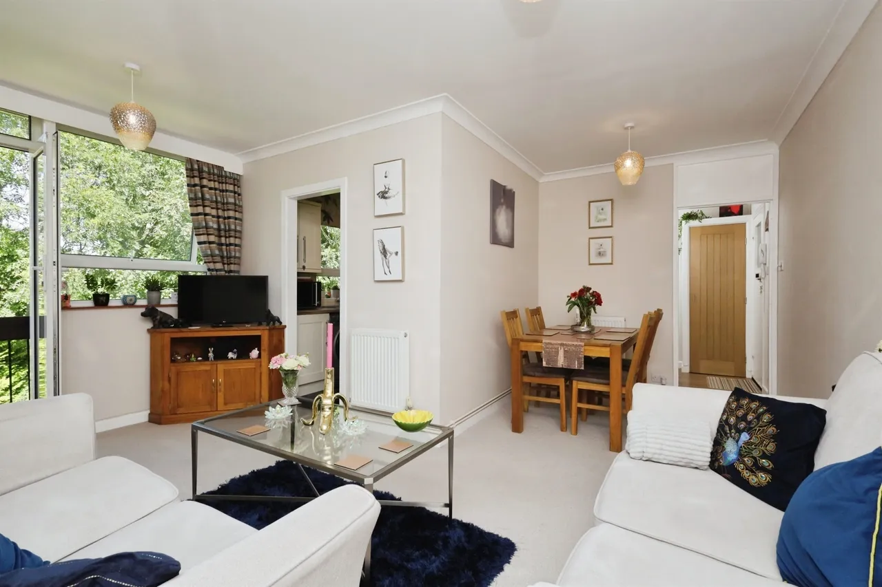 Woodcroft Drive, Eastbourne, photo 3
