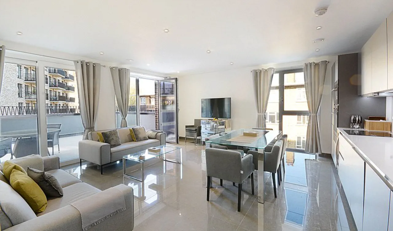 13 Elliston Apartments, 9 Glade Path, London, photo 2