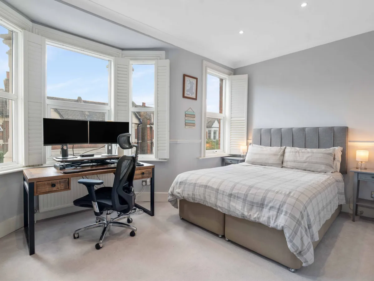 Ravensbury Road, London, SW18, photo 12