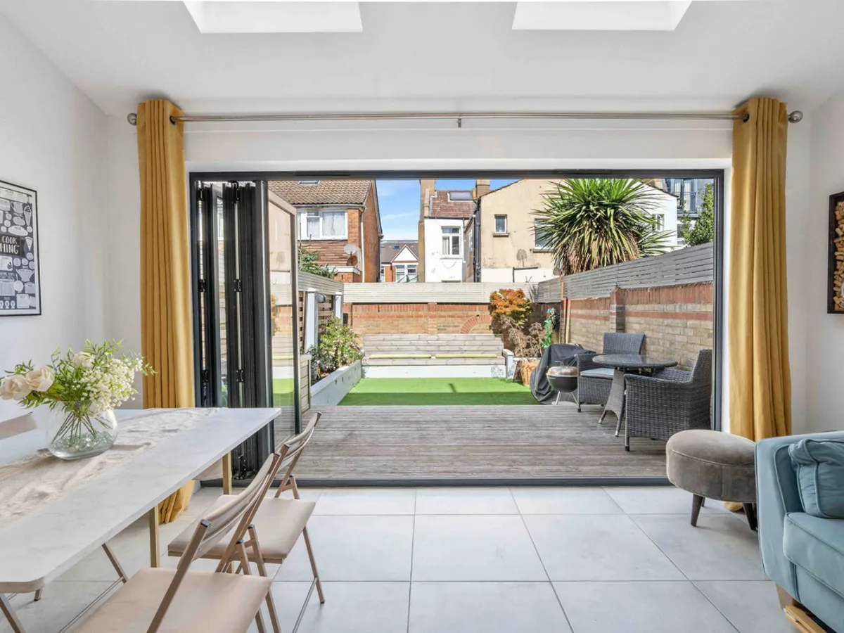 Ravensbury Road, London, SW18, photo 5