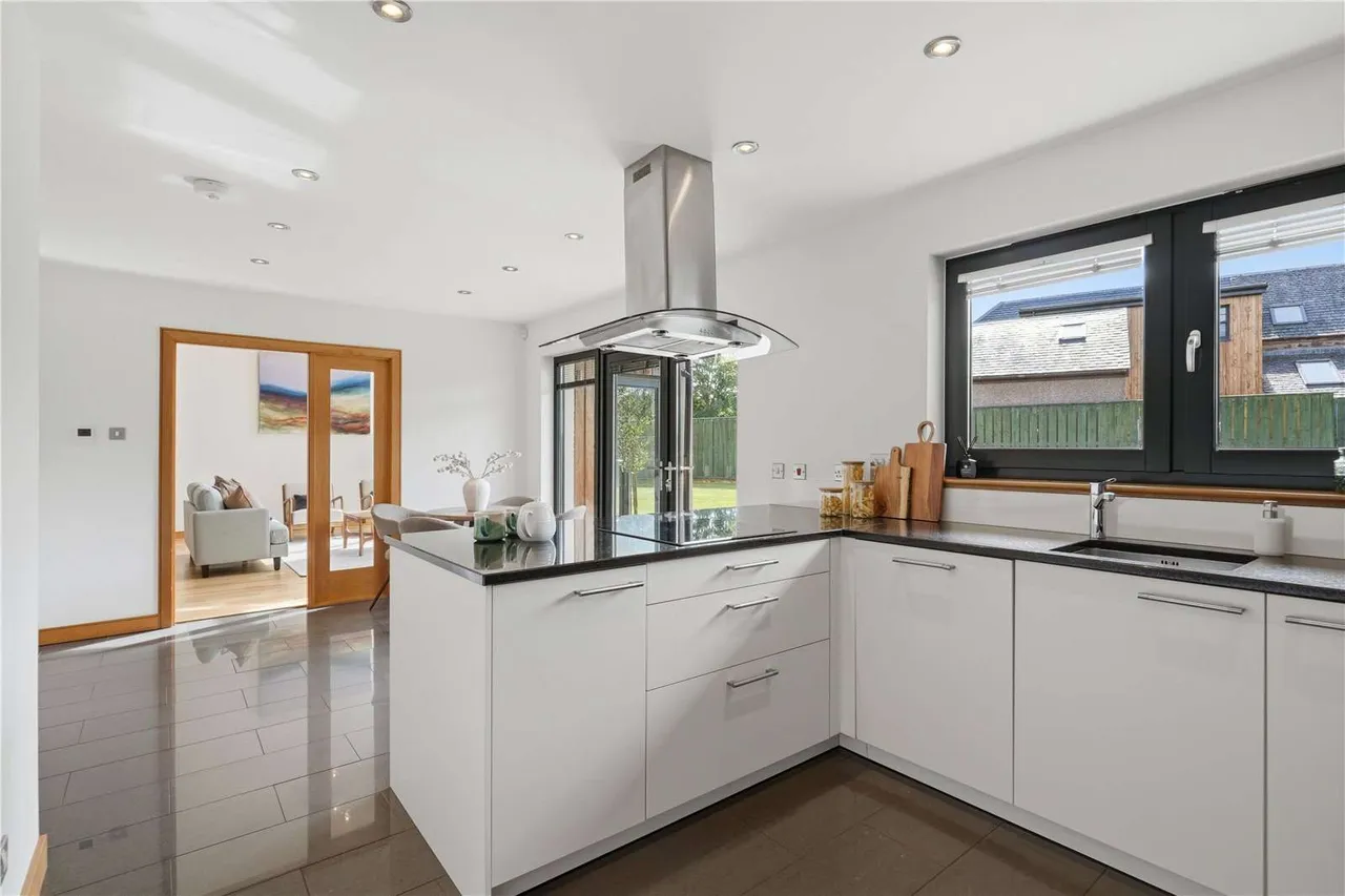 Allanfield, Auchterarder, Perth and Kinross, PH3 1FN, photo 7