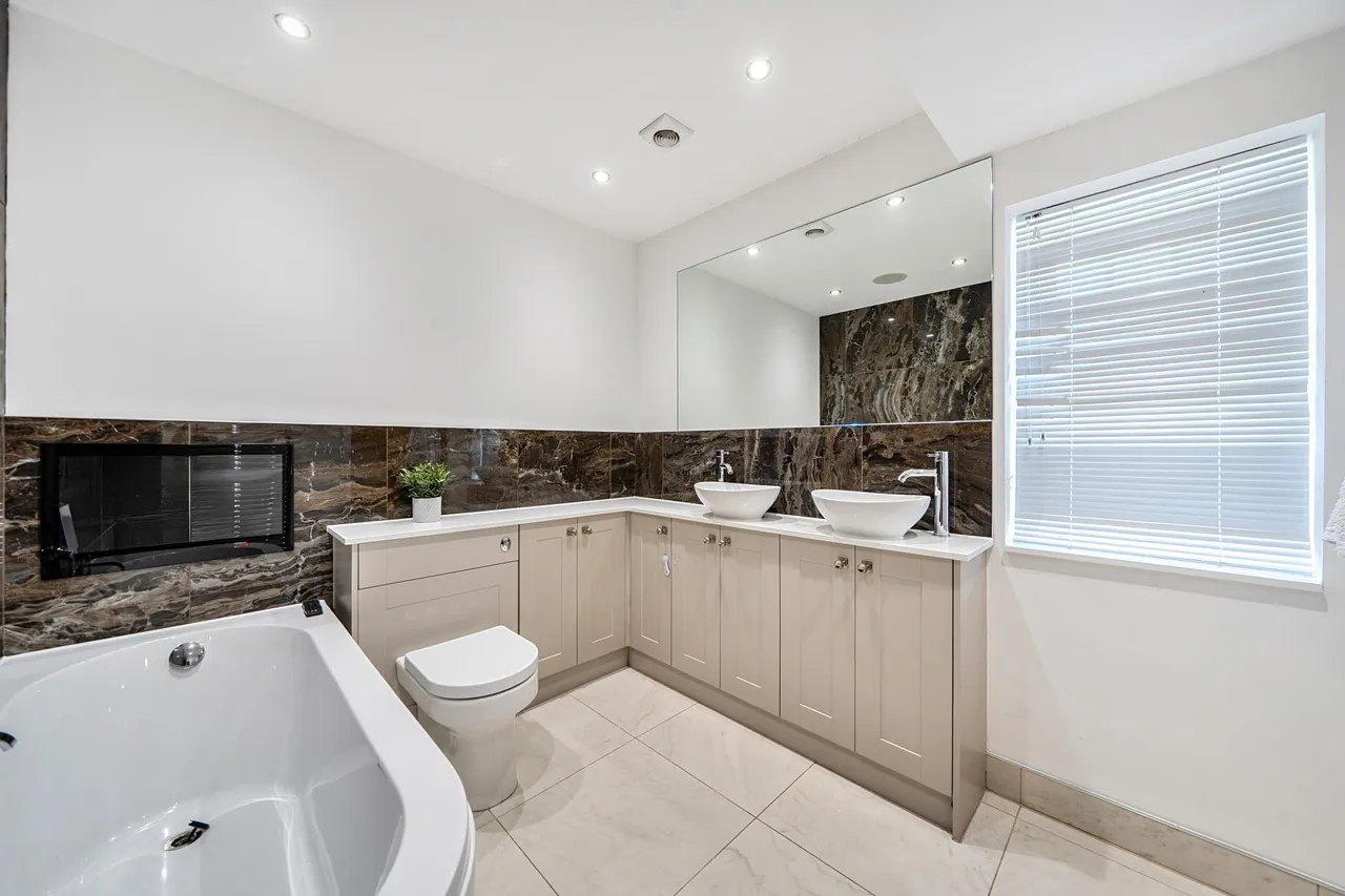 Westhall Road, Warlingham, photo 19