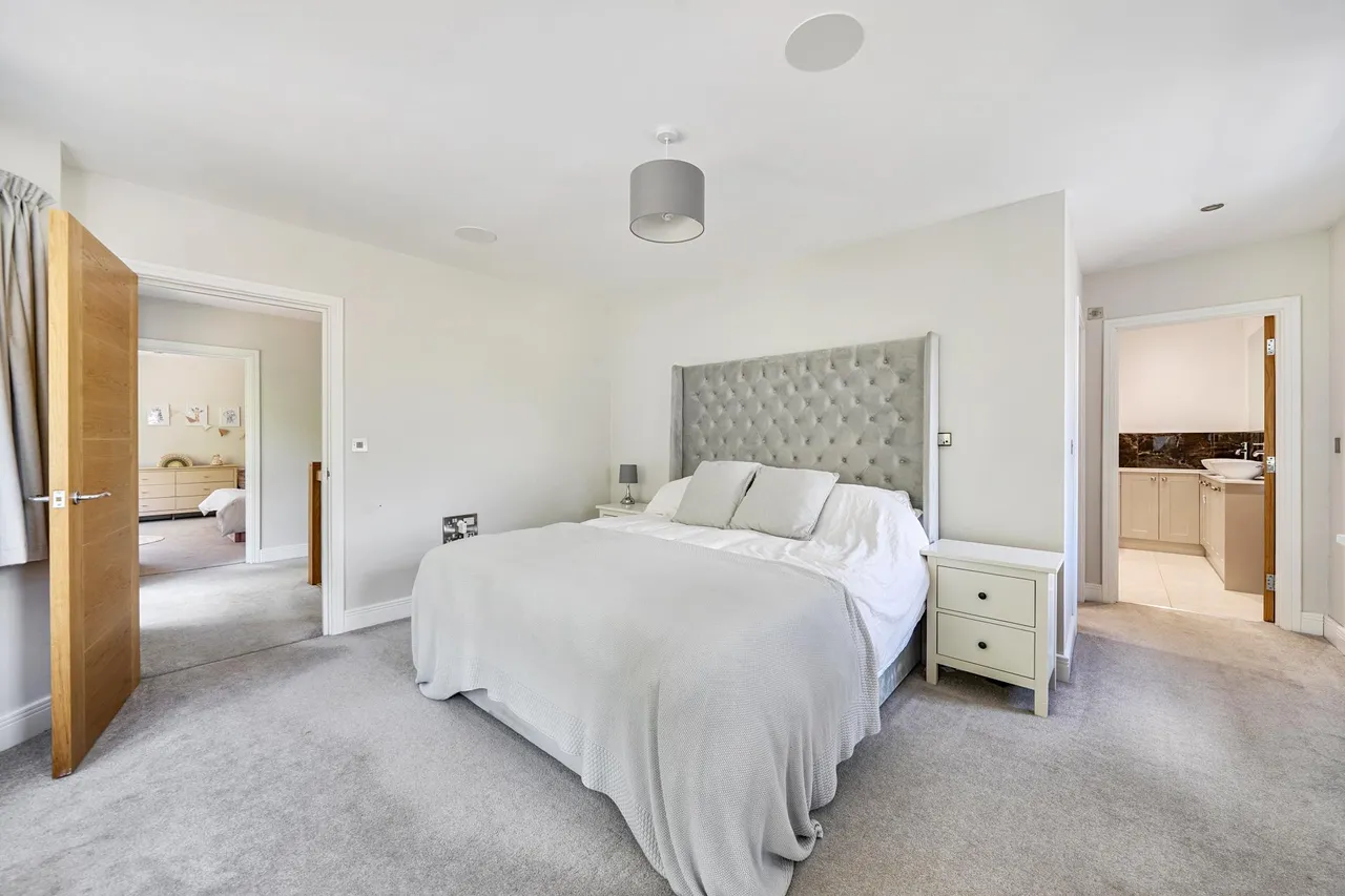 Westhall Road, Warlingham, photo 22