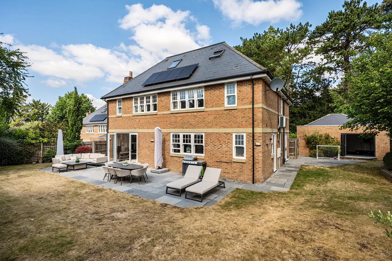 Westhall Road, Warlingham, photo 32