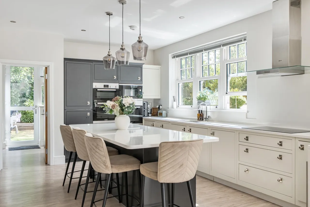 Westhall Road, Warlingham, photo 9
