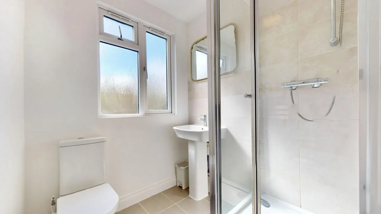 Kings Avenue, Greenford, UB6, photo 20