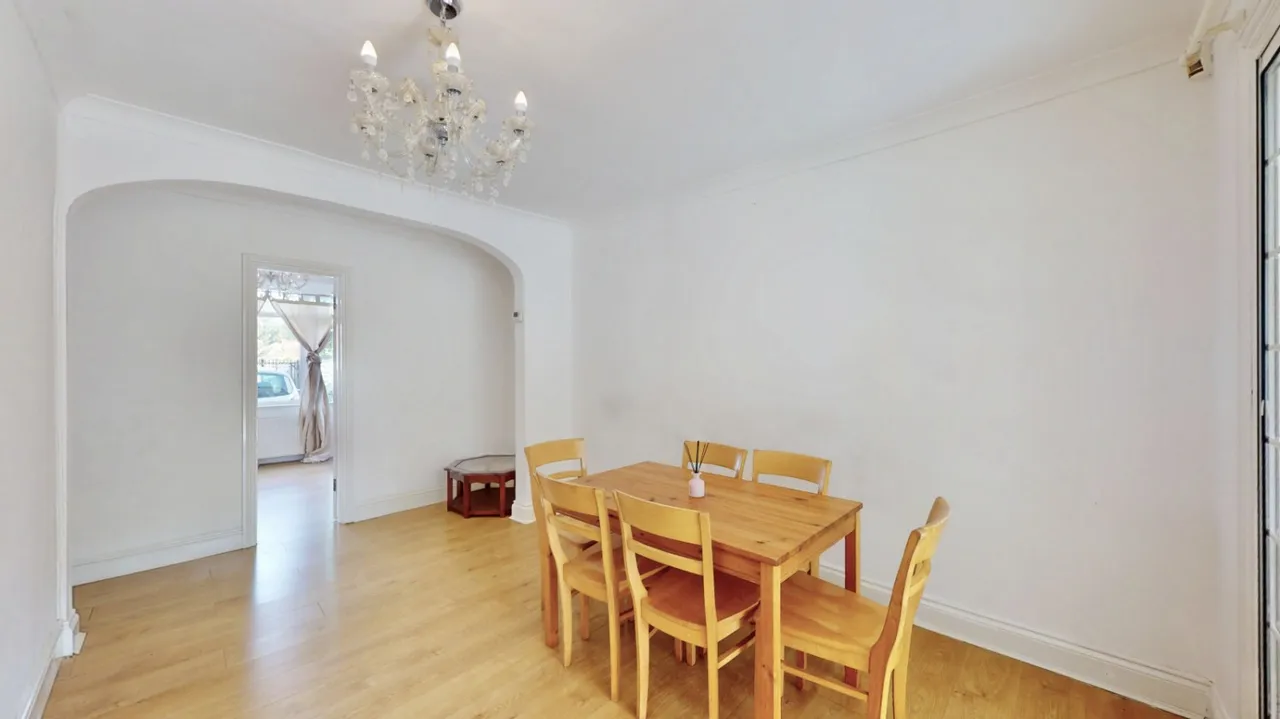 Kings Avenue, Greenford, UB6, photo 6