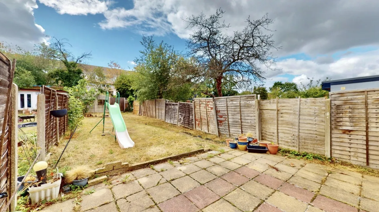 Kings Avenue, Greenford, UB6, photo 22