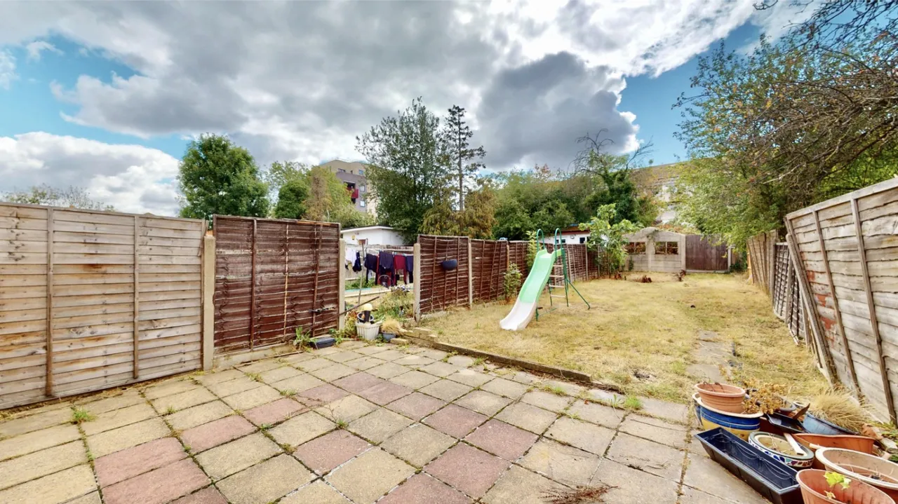 3 bed house for sale, Kings Avenue, Greenford, UB6
